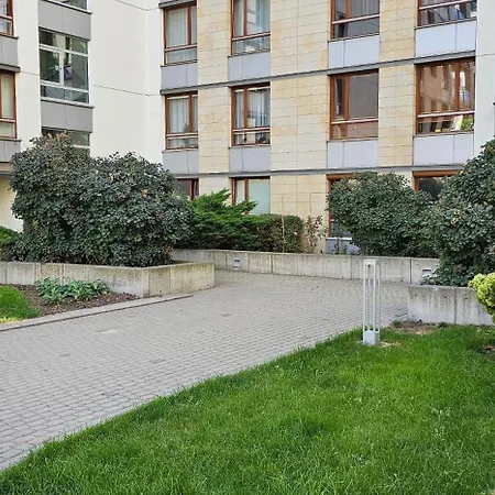 New, 2br, Close To Airport By Visitwarsaw דירה *