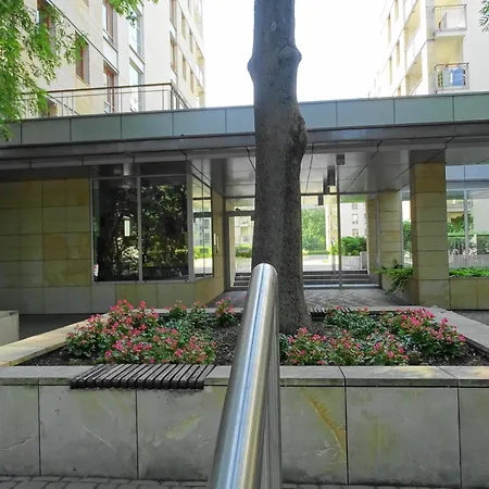 New, 2br, Close To Airport By Visitwarsaw דירה *