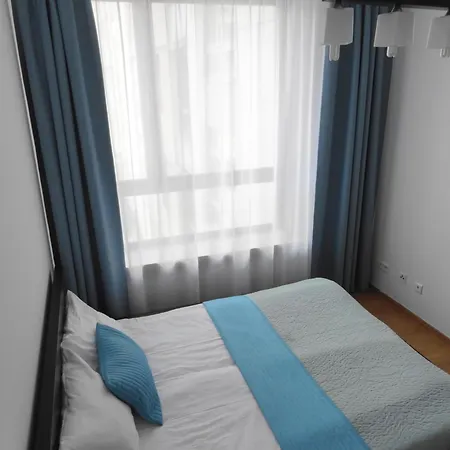 New, 2br, Close To Airport By Visitwarsaw *