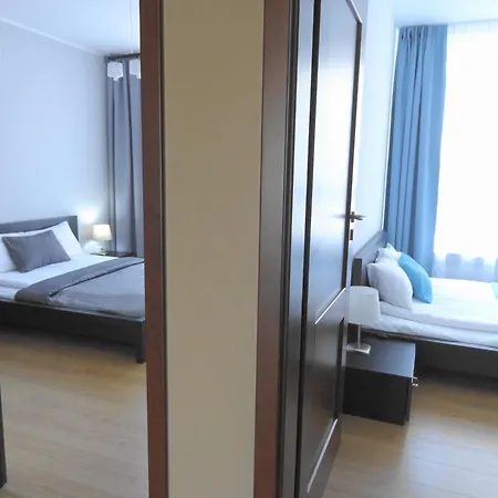 Apartamento 2 Bedrooms, 7 Minutes From Airport Varsóvia