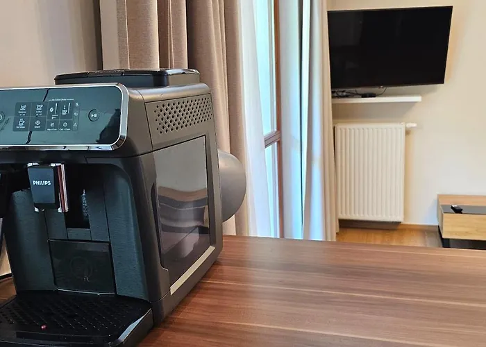 2 Bedrooms, 7 Minutes From Airport