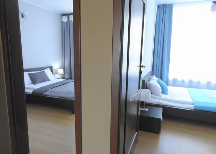 アパート 2 Bedrooms, 7 Minutes From Airport ワルシャワ