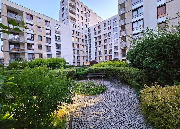 Apartamento 2 Bedrooms, 7 Minutes From Airport