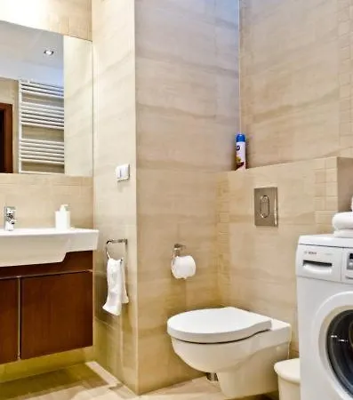 New, 2br, Close To Airport By Visitwarsaw 公寓