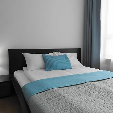 New, 2br, Close To Airport By Visitwarsaw *